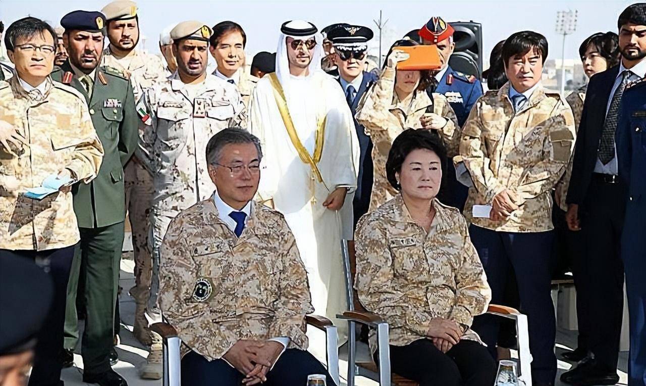 原创19年韩国光复节对日强硬的文在寅放低姿态民众被扇一耳光