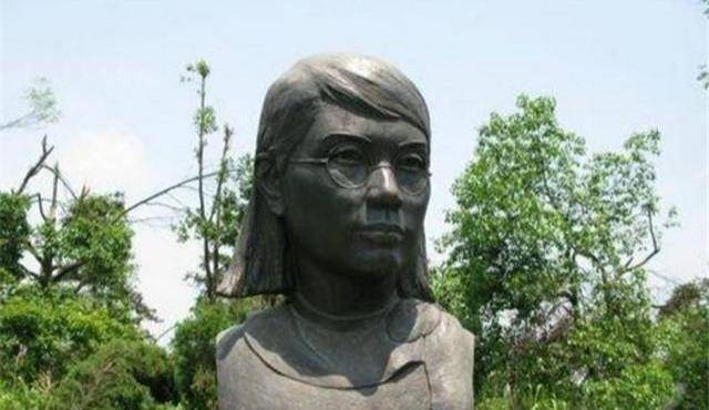 原创一场大病他不告而别3年后归来举办婚礼却当日逃婚另追她人