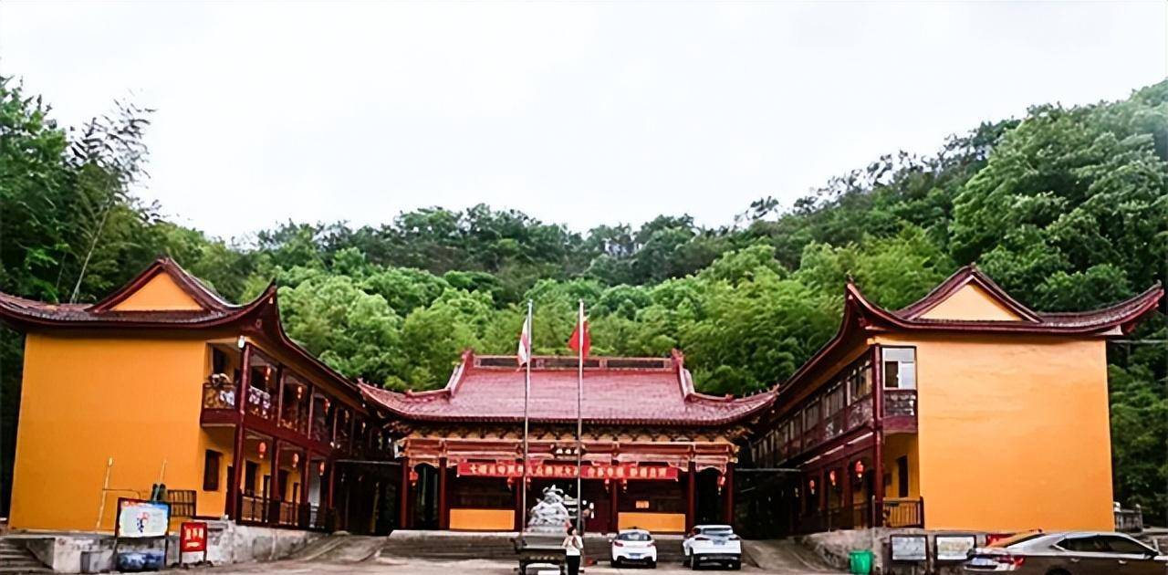 原创03年江西林家发现木乃伊村民才知林家儿子将亡父封在陶缸3年