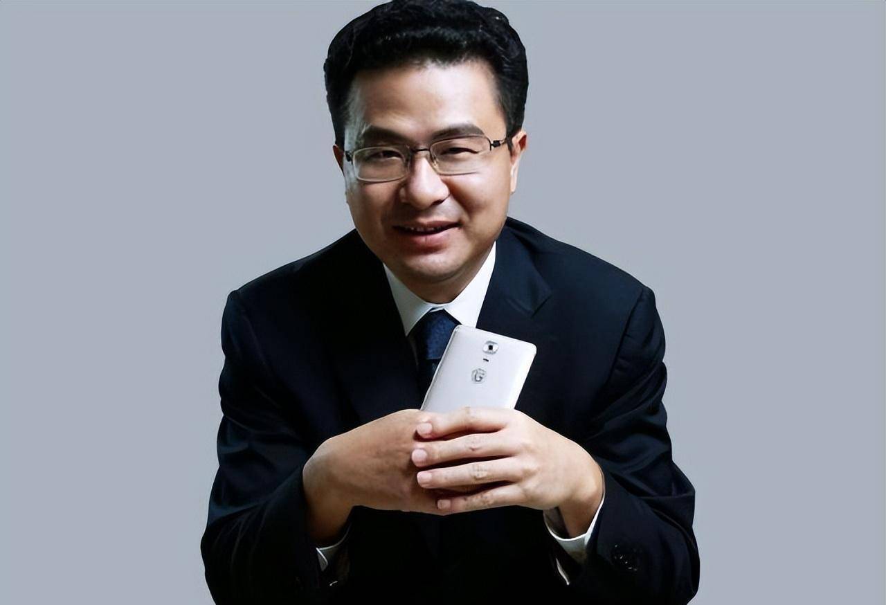 原创一把牌输7亿美金欠款200多亿失踪金立手机创始人至今下落不明