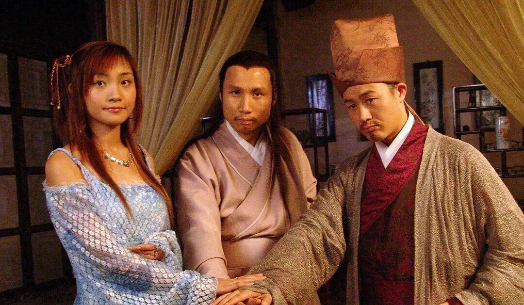 《乘龙怪婿》是广东电视台与珠江电影制片厂联合制作的一部大型古装