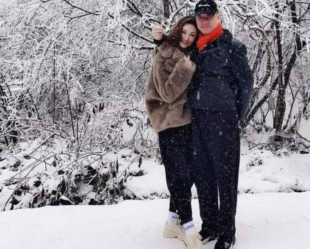 2009年,其其格的一通电话点醒"歌王"韩磊,从此淡出娱乐圈_妻子_工作