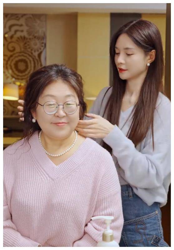 沈梦辰和海涛虽然没有和父母住在一起,但涛妈和其实很开明,待人友善