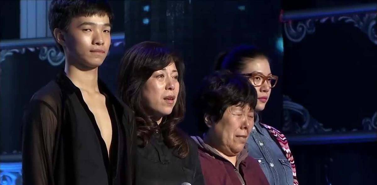 赵丹的母亲姚荣华看到这个孩子也觉得有缘分,听说了他的遭遇后,姚荣华