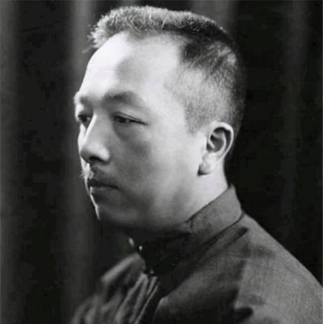 语言学伊醢肱┚烧樟醢肱┳魑獬隽粞,接受过新思