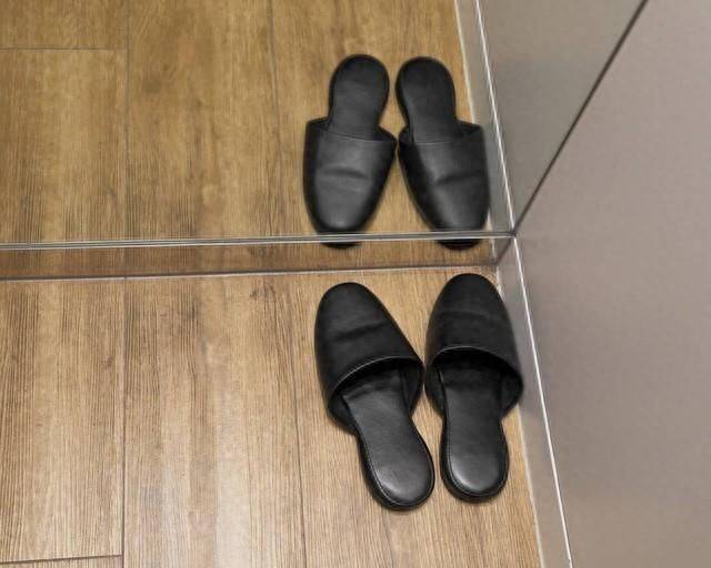 警惕!试衣间拖鞋:隐形的健康陷阱,感染了真的很麻烦