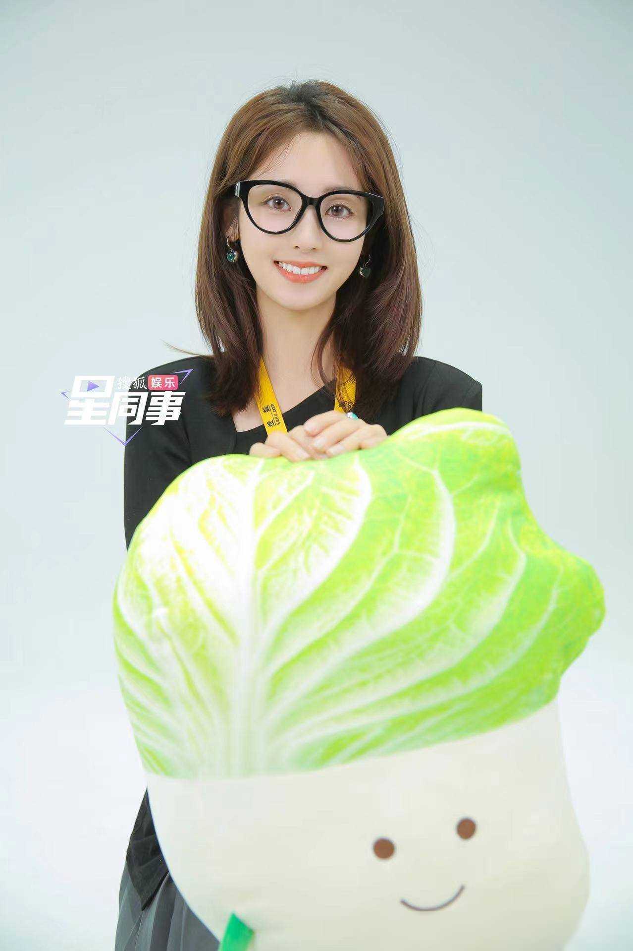 邢菲聊烈焰与任嘉伦对手戏脸红心跳爆蒋欣皮肤超好私下像小