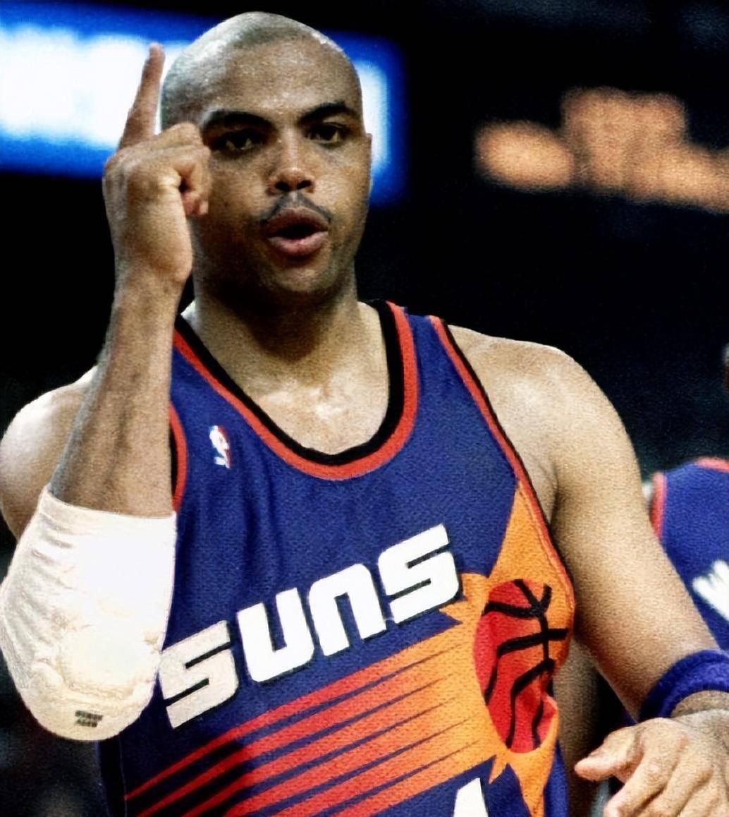 巴克利遇到了巅峰期的乔丹,是他终生无冠的主要原因_球员_篮球_成为了