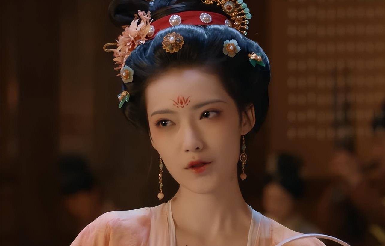 也难怪这类角色如此吃香,引得女演员们纷纷去挑战.