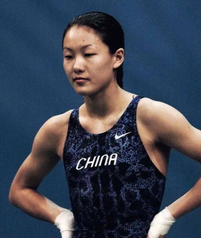 原创跳水皇后伏明霞不顾父母反对嫁大26岁富商她的婚姻幸福吗