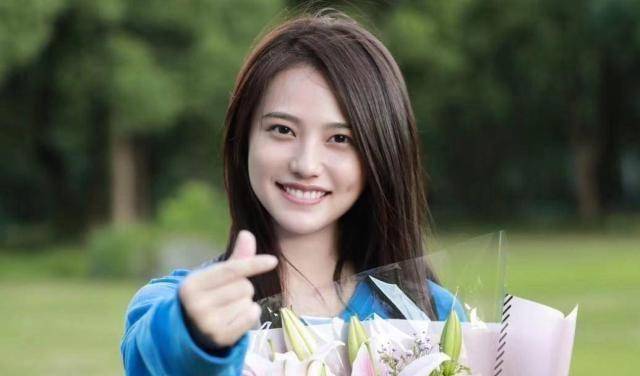 《亲爱的,热爱的》杨紫"闺蜜"意外走红,新剧搭古天乐资源超好_姜珮瑶