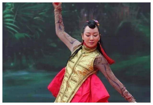 萨顶顶韩国惊艳演唱会东方魅力梵语惊艳场馆引爆全场