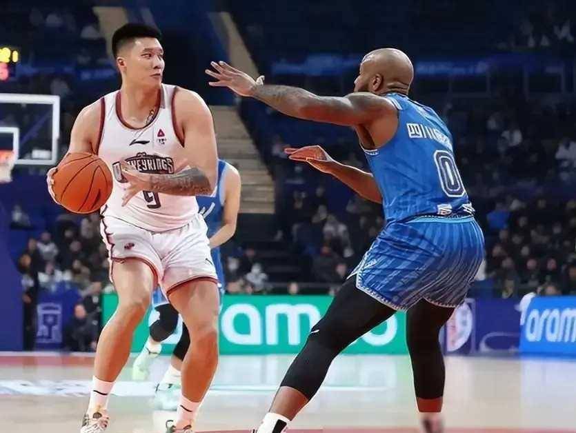 尽管本赛季阿日加入南京同曦后实力显著提升,但仍与广东队时期存在