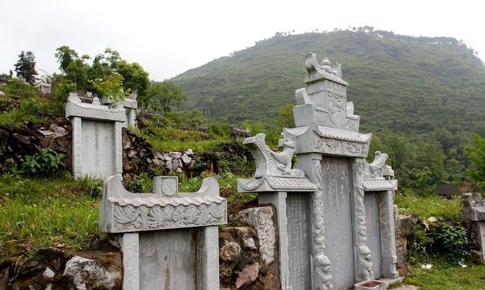 原创陈圆圆墓地终于被发现隐藏在贵州深山里图8碑文复杂犹如密码