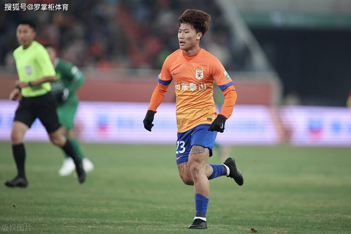 泰山队即将死磕申花,新晋国脚已为此火线驰援崔康熙,或首发亮相_谢文