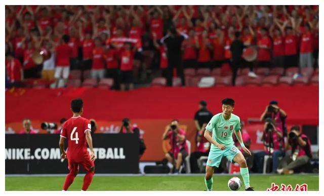 中国足球,再度陷入困境,重振需行动,延误不可._比赛__