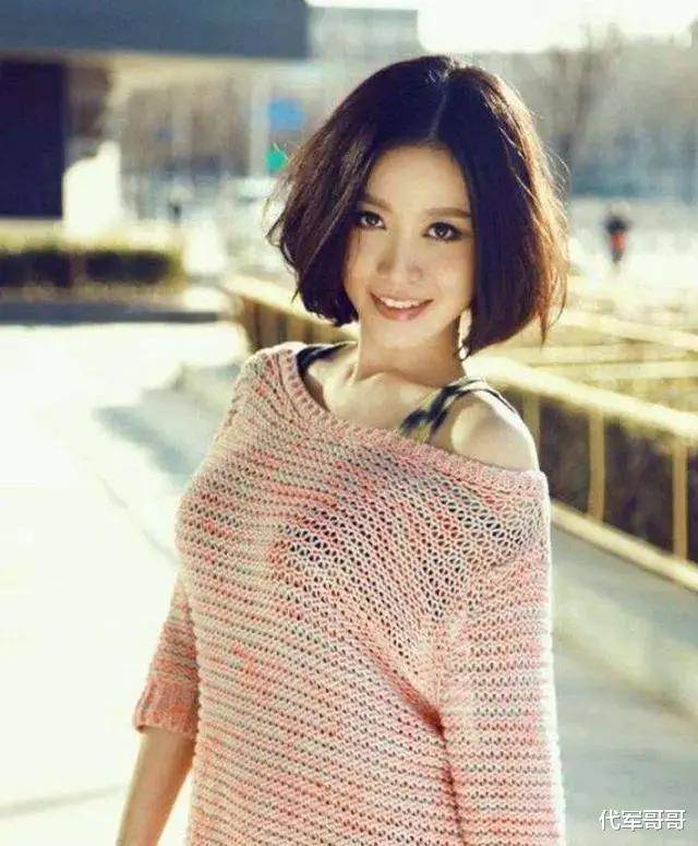 尽管她没有像许多年轻演员那样一出道就迅速走红,她的演艺事业却一直