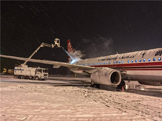 东方航空春运寒潮下的守护使者