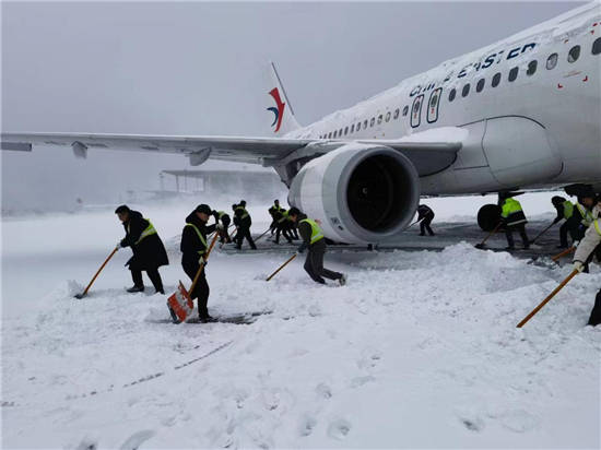 东方航空春运寒潮下的守护使者
