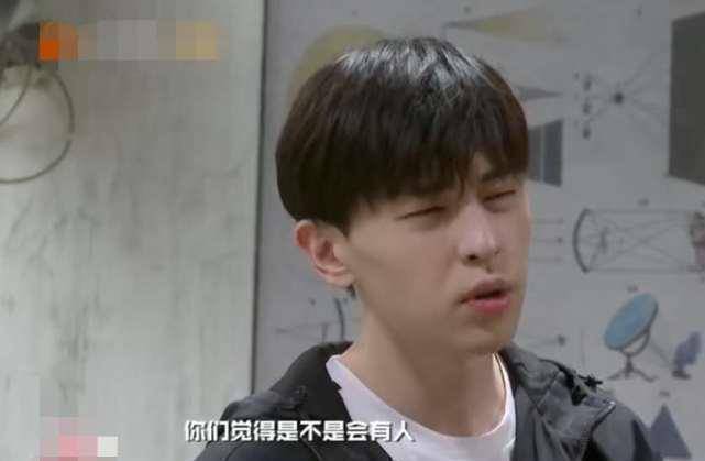 原创邓伦晒健身照身材肌和张若昀有一拼身上线条太可了