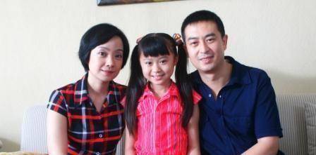 于和伟的老婆,张嘉译的老婆,靳东的老婆,差距在哪里?_妻子_老干部_事