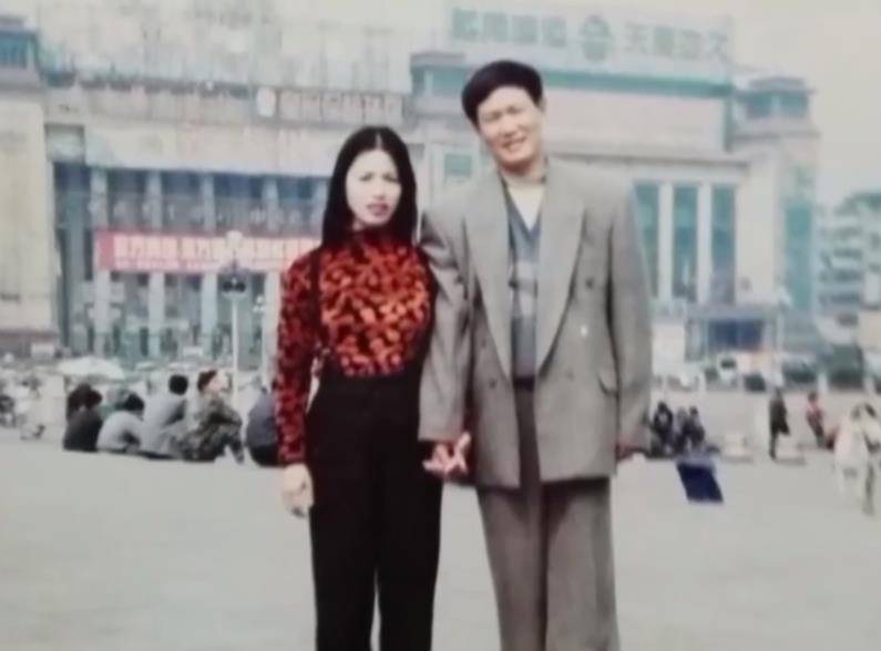 丈夫陈庭余当天回来之后,夫妻俩第一次用双腿丈量了鹰潭市的土地.