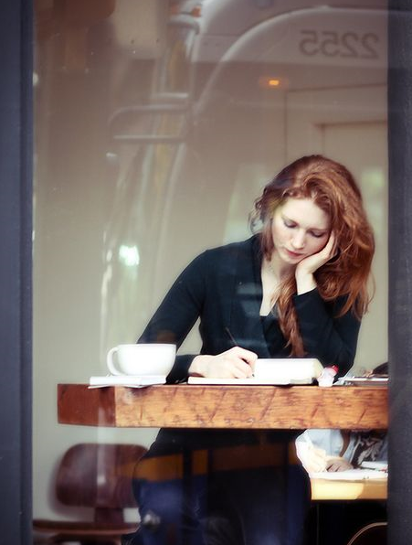 原创爱读书的女人才是最美的风景