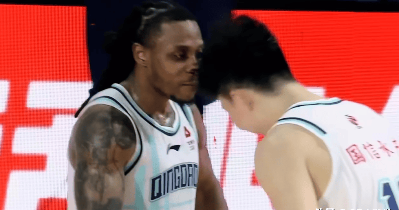 阿的江溺爱刘维伟,杨瀚森淡定,穆迪与段昂君击掌_比赛_1_nba