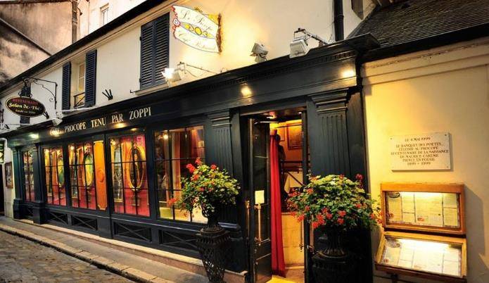 原创法国的公关场所咖啡馆聊得时政结得人脉偷得清闲