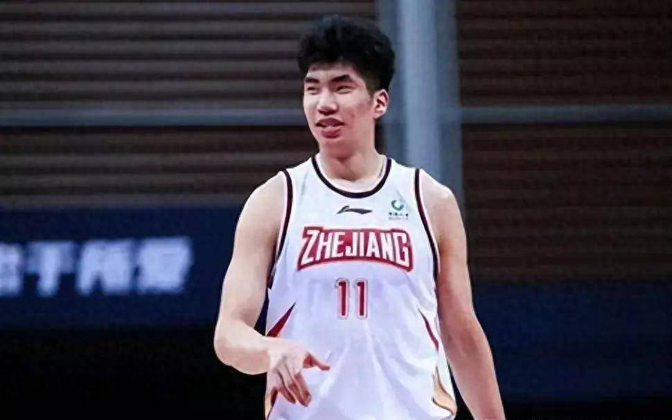 小将场均15 8,媒体人:眼光比老家伙强太多_篮球_儿子_嘉豪