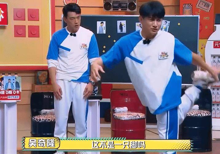 这身材和颜值,不敢相信,这是50岁的吴奇隆_哥哥_王彦霖_隆哥