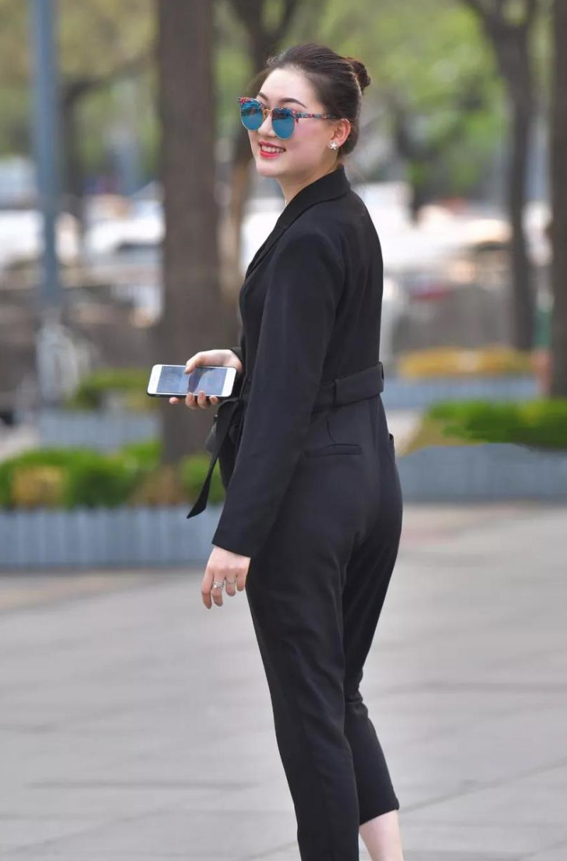 原创职业套装也能这么有女人味