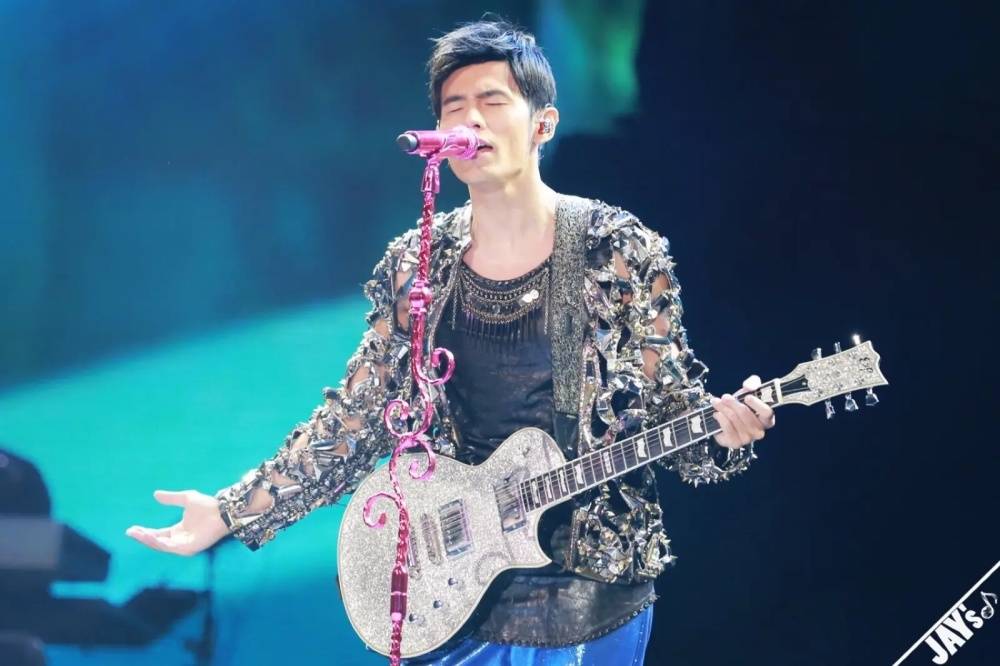 原创和周杰伦相比我发现华晨宇确实成了华语乐坛的希望