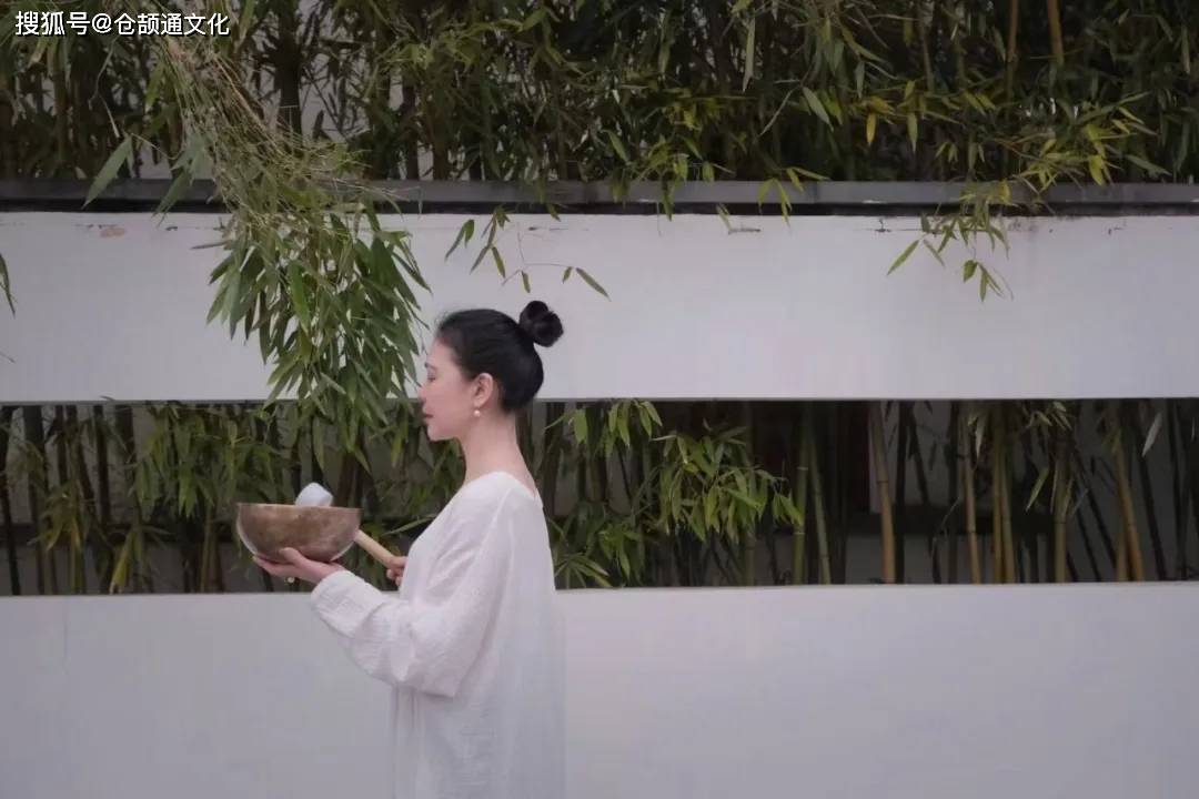 聂萍在鸡零狗碎的日常中活出艺术范