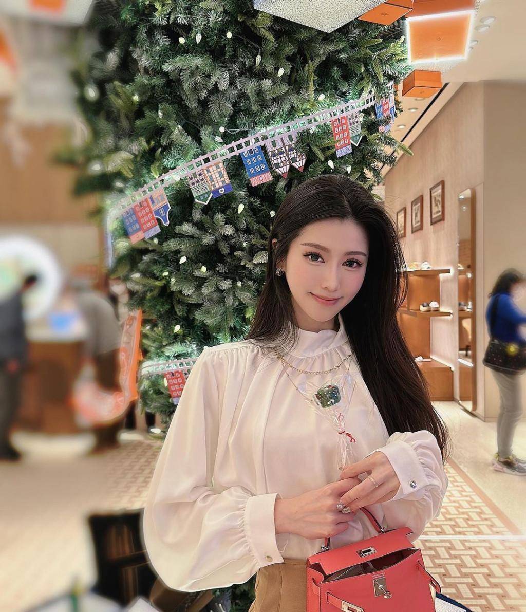 知名港星生日网红妻子送大礼,被赞驭夫有术,仅花几千元绑住老公_乔安