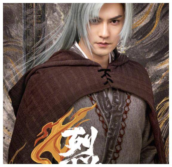 严宽穿着百元廉价衣服和女儿偶然相遇看哭了