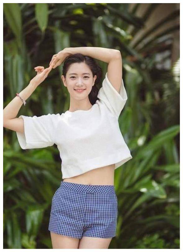 克拉拉身材黄金比例展现亚洲性感魅力绝美身形尽显奢华