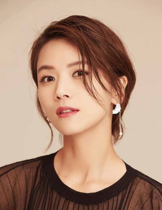 原创《星汉灿烂》曹曦文,曾爆红,被陈思诚抛弃后沉沦,今凭越妃出圈_女