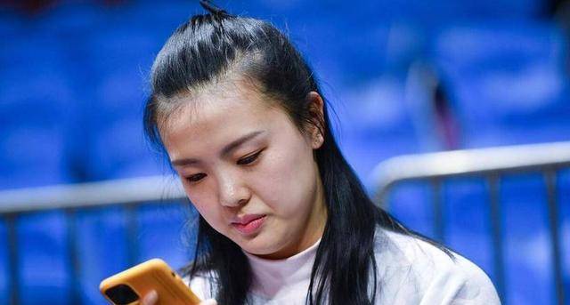 中国女排张常宁新身份曝光,代言引发特权争议_排球_视频_邀请赛