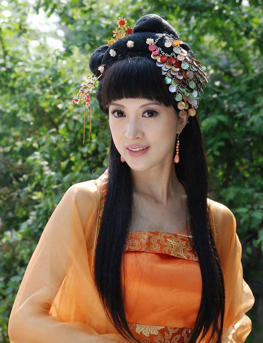 金巧巧在片中,只是饰演一个孔雀王