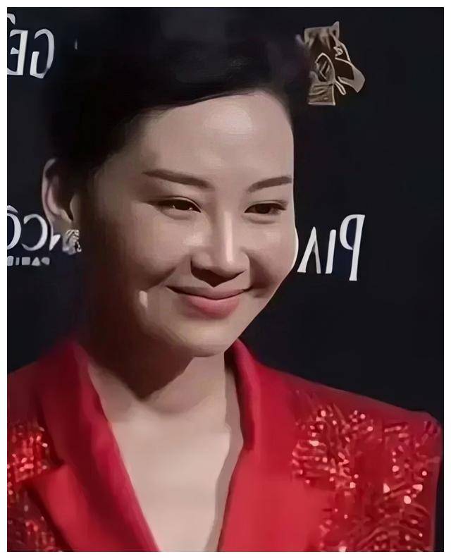 不老女神许晴难得现身疑似整容惹众议网友纷纷感叹