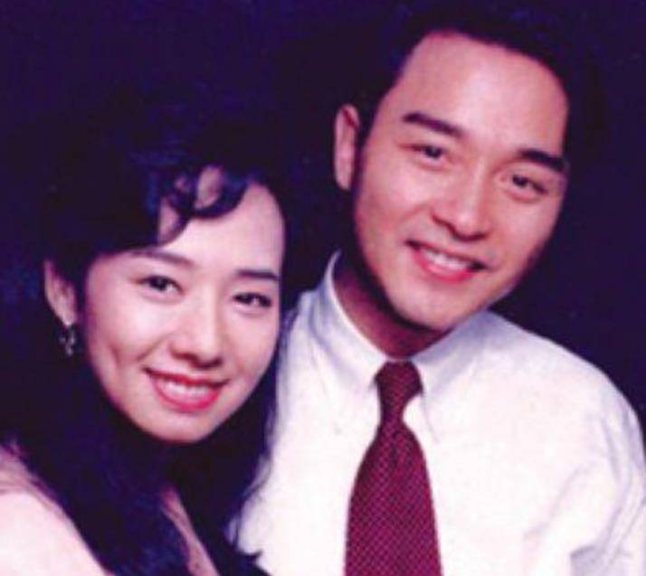 她是张国荣唯一求过婚的人今63岁依旧时尚却活在后悔之中