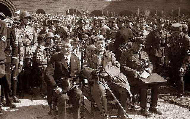 德皇威廉二世曾大骂希特勒临死前说葬礼上不许出现纳粹标志