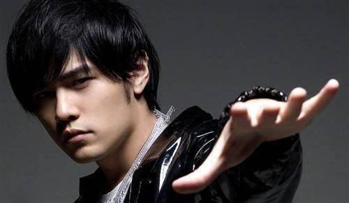 原创《想见你》多处细节与周杰伦有关,网友喊话"周董你骄傲了吗"_柯佳