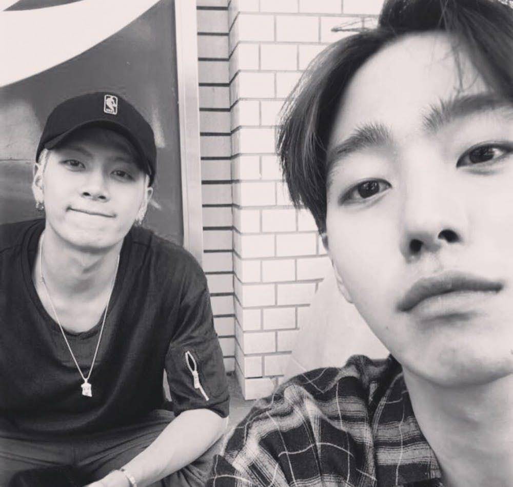 安孝燮1995年生,本来为jyp娱乐练习生,是偶像团体「got7」的预备成员
