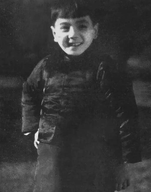 他是30年代红极一时的童星,37岁却因粉丝的一封"情书"投湖自尽_黎铿