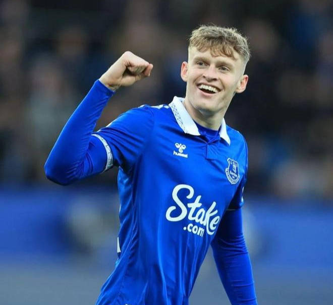 岁英超天才遭哄抢,三大豪门争夺,皇马笑到最后_中卫_球员_布兰斯威特