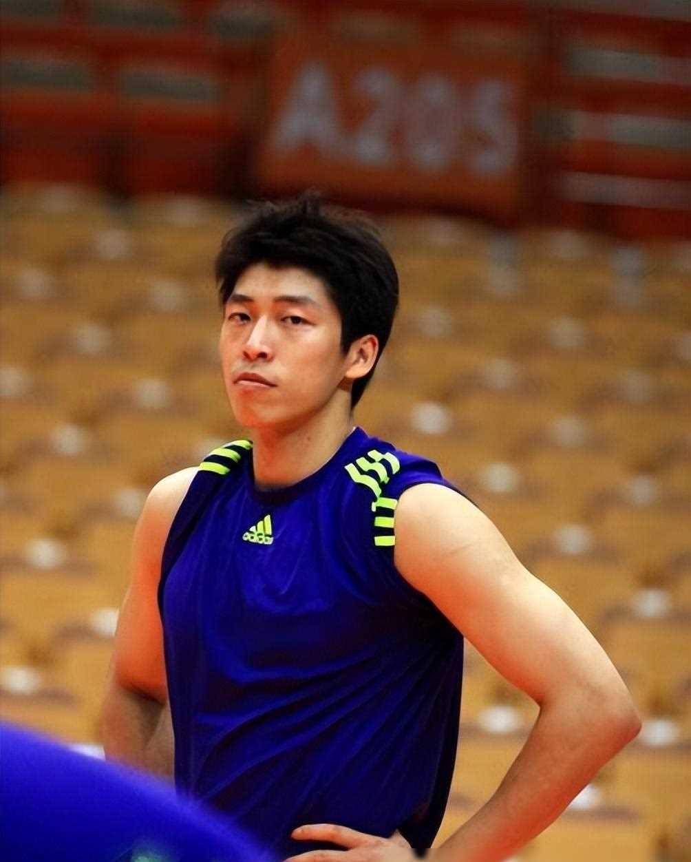 原创男排国手沈琼运动生涯多悲欢39岁终成家