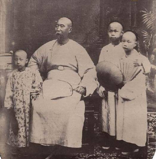 一组李鸿章的照片一张比一张老迈图6图10很屈辱女儿是美女