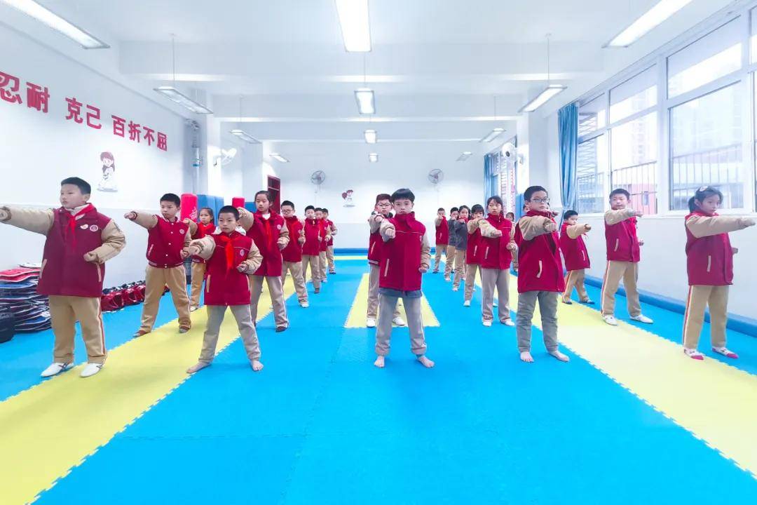 演绎运动魅力谱写青春华章温江政通小学体育社团成果展示活动